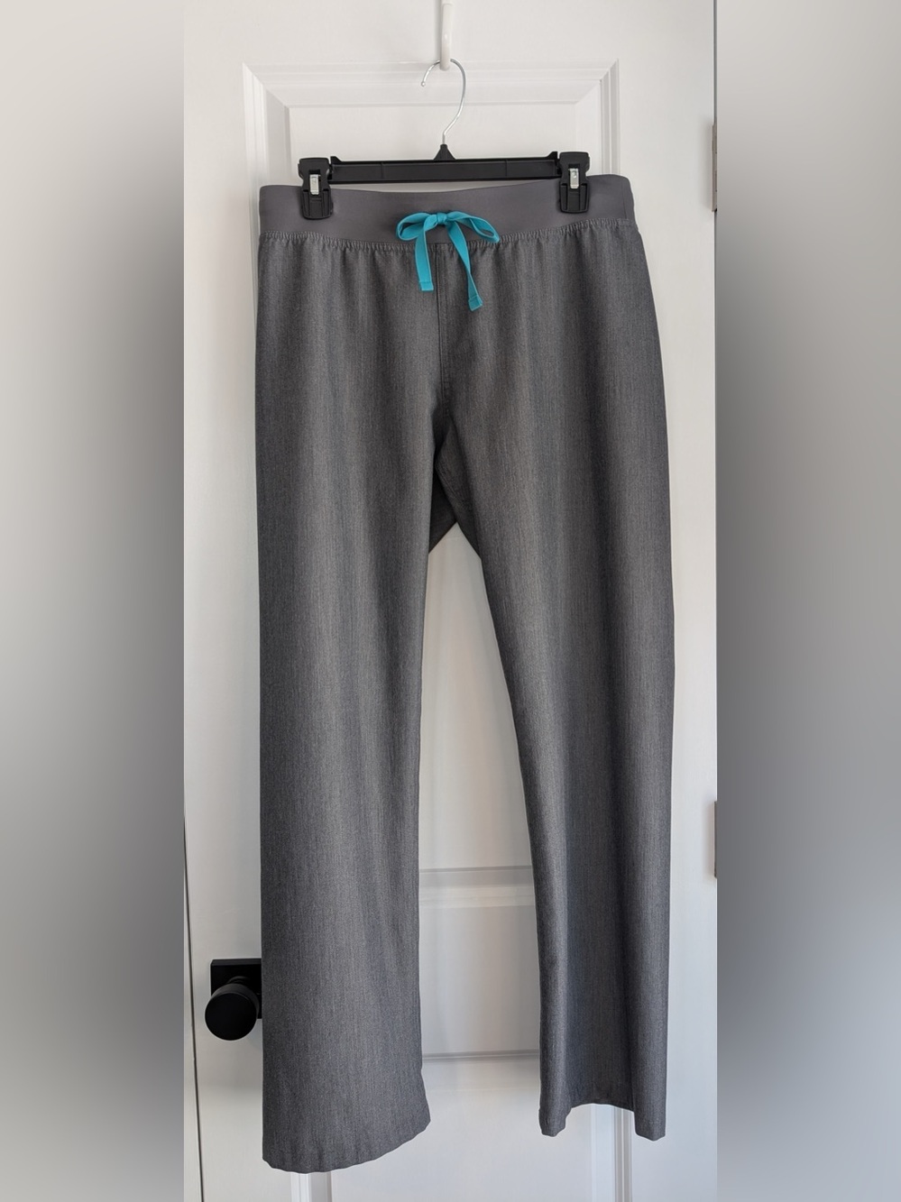 Figs Women’s Livingston Straight Leg Scrub Pants Graphite Size Medium